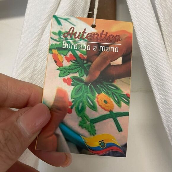 Authentic Ecuadorian Hand Woven Tote - Picture 5 of 10